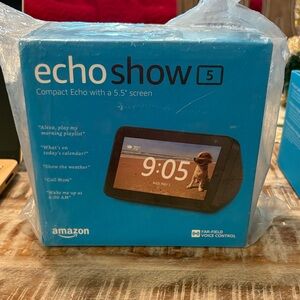Amazon Echo Show 5 in Blue